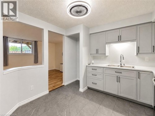 266 OVERLEA Drive Unit# 402 , Kitchener, Ontario N2M 5N2 4