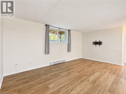 266 OVERLEA Drive Unit# 402 , Kitchener, Ontario N2M 5N2 5