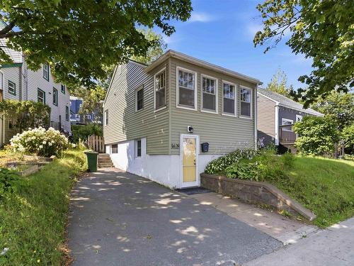 3628 Barrington Street  Halifax, NS B3K 2Y2