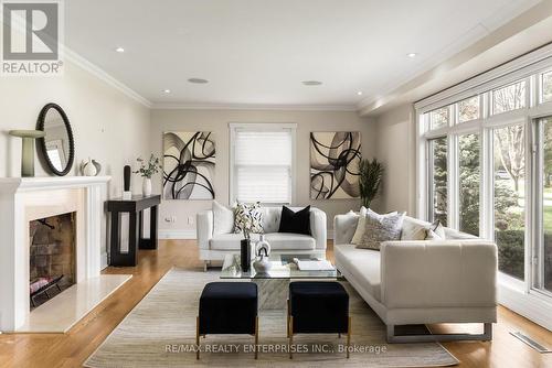 2154 Oneida Crescent, Mississauga, ON - Indoor Photo Showing Living Room With Fireplace