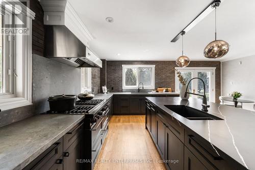 2154 Oneida Crescent, Mississauga, ON - Indoor Photo Showing Kitchen With Double Sink