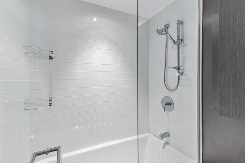 Bathroom - 507-211 Rue De La Rotonde, Montréal (Verdun/Île-Des-Soeurs), QC - Indoor Photo Showing Bathroom