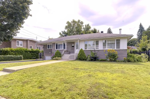 260 Av Laporte — photo 1