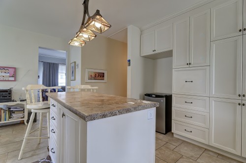 Cuisine - 260 Av. Laporte, Laval (Pont-Viau), QC - Indoor Photo Showing Kitchen
