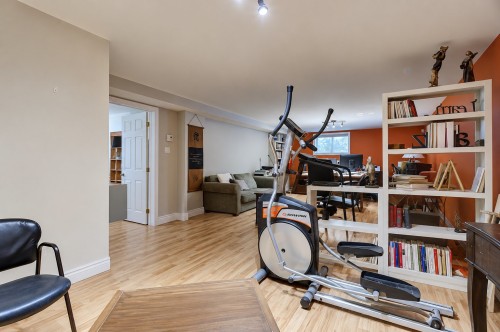 Salle de jeux - 260 Av. Laporte, Laval (Pont-Viau), QC - Indoor