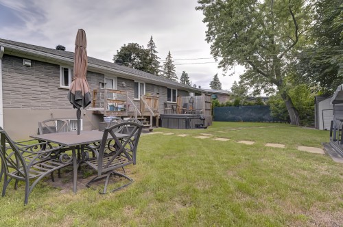 Cour - 260 Av. Laporte, Laval (Pont-Viau), QC - Outdoor With Deck Patio Veranda
