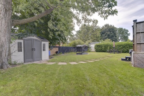 Cour - 260 Av. Laporte, Laval (Pont-Viau), QC - Outdoor