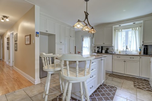 Cuisine - 260 Av. Laporte, Laval (Pont-Viau), QC - Indoor Photo Showing Kitchen