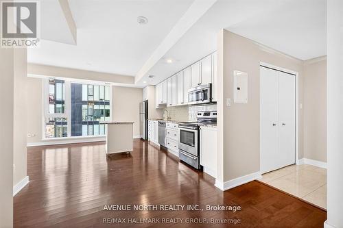 2104 - 179 Metcalfe Street, Ottawa, ON - Indoor Photo Showing Kitchen