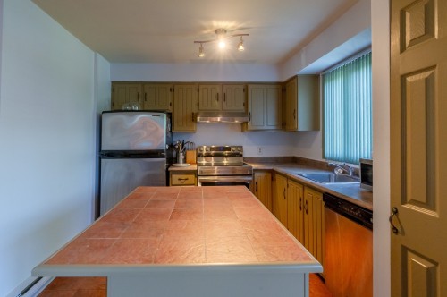 Cuisine - 3690 Crois. Oscar, Brossard, QC - Indoor Photo Showing Kitchen With Double Sink