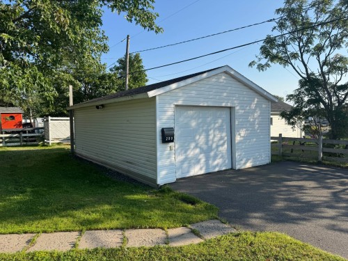Garage - 299 Av. Humphrey, Sept-Îles, QC - Outdoor