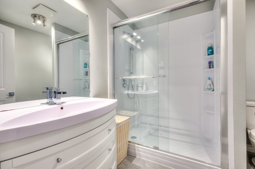 Bathroom - 1267 Rue Du Relais, Laval (Sainte-Dorothée), QC - Indoor Photo Showing Bathroom