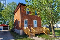 UPPER - 231 FRONT STREET S Orillia, ON L3V 4T1