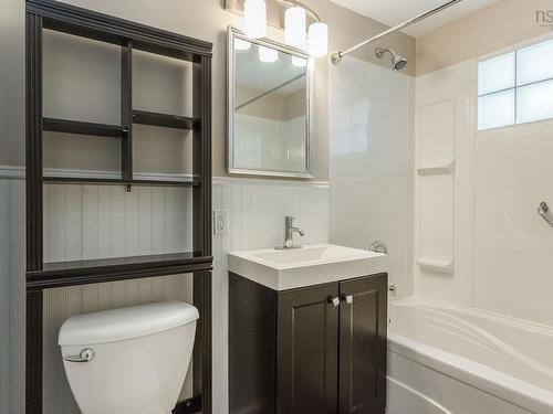 122 Cote Des Neiges Road, Cornwallis, NS - Indoor Photo Showing Bathroom