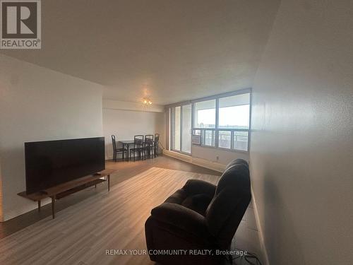 1711 - 15 Vicora Linkway, Toronto, ON - Indoor