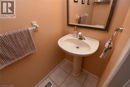 57 Townmansion Drive, Hamilton, ON - Indoor Photo Showing Bathroom