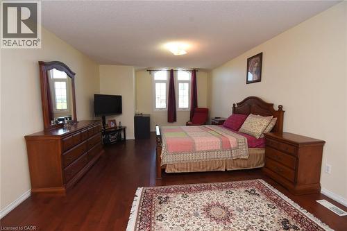 57 Townmansion Drive, Hamilton, ON - Indoor Photo Showing Bedroom