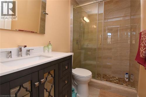 57 Townmansion Drive, Hamilton, ON - Indoor Photo Showing Bathroom
