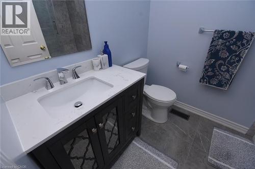 57 Townmansion Drive, Hamilton, ON - Indoor Photo Showing Bathroom