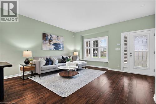 26 Welstead Drive, St. Catharines, ON - Indoor Photo Showing Living Room