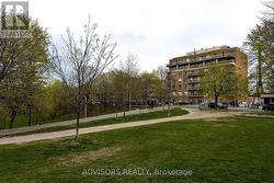 209 - 11 CHRISTIE STREET Toronto, ON M6G 3B1