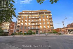 209 - 11 CHRISTIE STREET Toronto, ON M6G 3B1