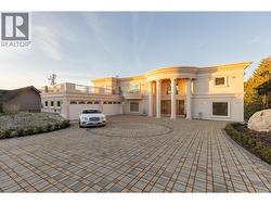 5417 GREENTREE ROAD  West Vancouver, BC V7W 1N3