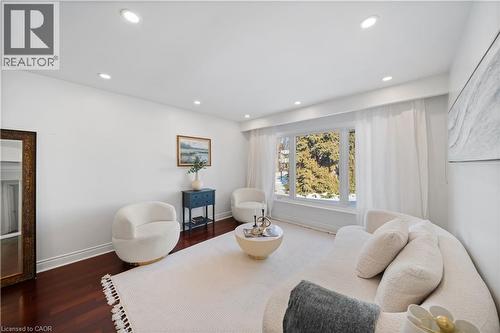 1550 Woodeden Drive, Mississauga, ON - Indoor Photo Showing Living Room