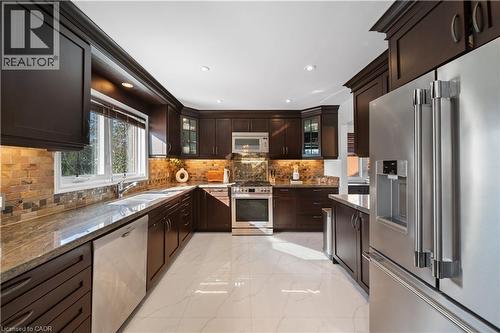 1550 Woodeden Drive, Mississauga, ON - Indoor Photo Showing Kitchen With Double Sink With Upgraded Kitchen