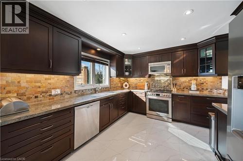 1550 Woodeden Drive, Mississauga, ON - Indoor Photo Showing Kitchen With Upgraded Kitchen
