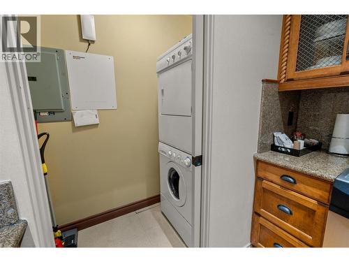 1288 Water Street N Unit# 350 L12, Kelowna, BC - Indoor Photo Showing Laundry Room