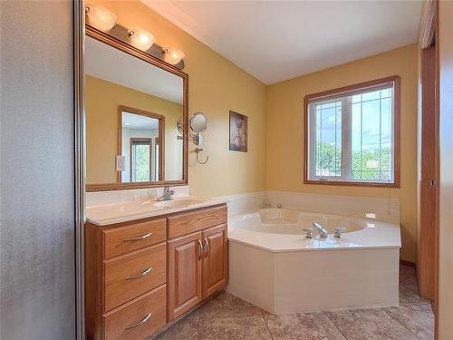 Ensuite - 150 Lynx Crescent, Brandon, MB - Indoor Photo Showing Bathroom