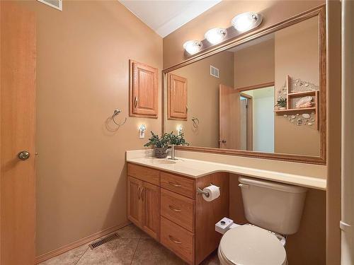 Main Bathroom - 150 Lynx Crescent, Brandon, MB - Indoor Photo Showing Bathroom