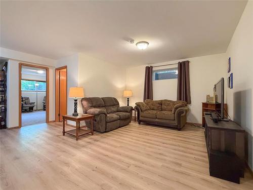 Family Room - 150 Lynx Crescent, Brandon, MB - Indoor Photo Showing Living Room