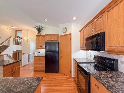 150 Lynx Crescent, Brandon, MB - Indoor Photo Showing Kitchen