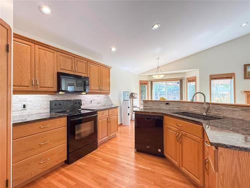 150 Lynx Crescent, Brandon, MB - Indoor Photo Showing Kitchen