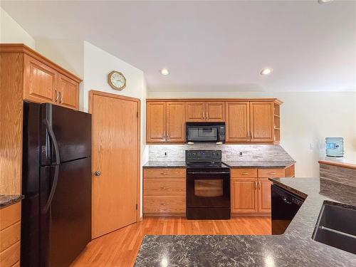 150 Lynx Crescent, Brandon, MB - Indoor Photo Showing Kitchen