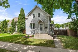 905 Talbot Avenue  Winnipeg, MB R2L 0T1