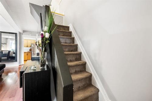 905 Talbot Avenue, Winnipeg, MB - Indoor Photo Showing Other Room