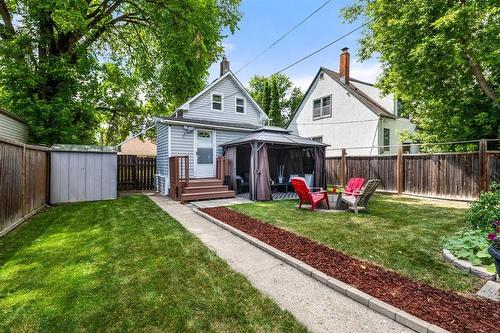 905 Talbot Avenue, Winnipeg, MB - Outdoor