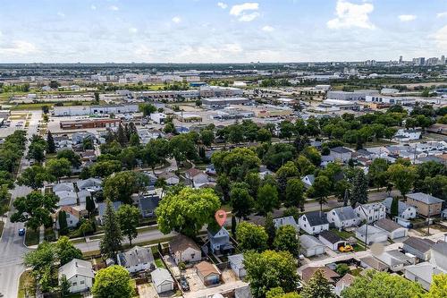 905 Talbot Avenue, Winnipeg, MB - Outdoor With View