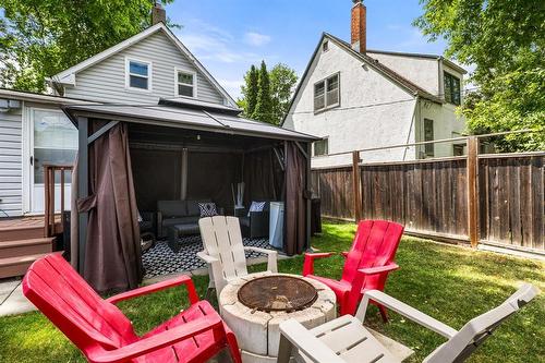 905 Talbot Avenue, Winnipeg, MB - Outdoor With Exterior