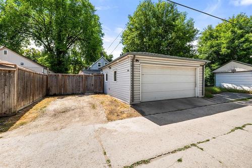 905 Talbot Avenue, Winnipeg, MB - Outdoor With Exterior