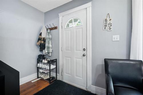 905 Talbot Avenue, Winnipeg, MB - Indoor Photo Showing Other Room