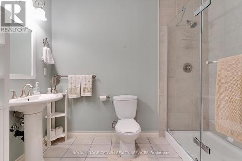 150 Garth Massey Drive, Cambridge, ON - Indoor Photo Showing Bathroom