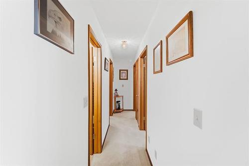 164 Apple Hill Rd, Winnipeg, MB - Indoor Photo Showing Other Room