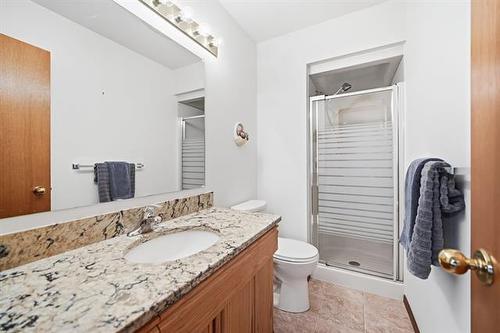 164 Apple Hill Rd, Winnipeg, MB - Indoor Photo Showing Bathroom