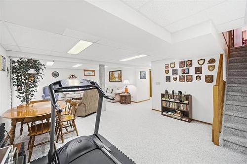 164 Apple Hill Rd, Winnipeg, MB - Indoor Photo Showing Other Room