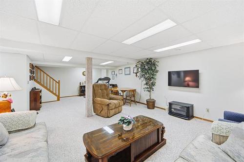 164 Apple Hill Rd, Winnipeg, MB - Indoor With Fireplace