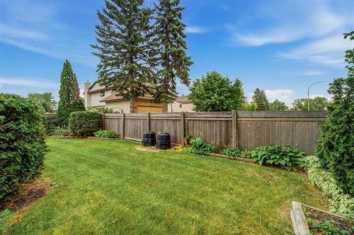 164 Apple Hill Rd, Winnipeg, MB - Outdoor With Backyard